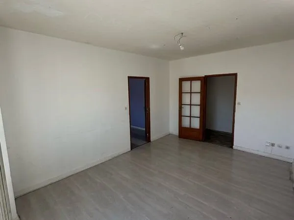 Apparemment env 70m2