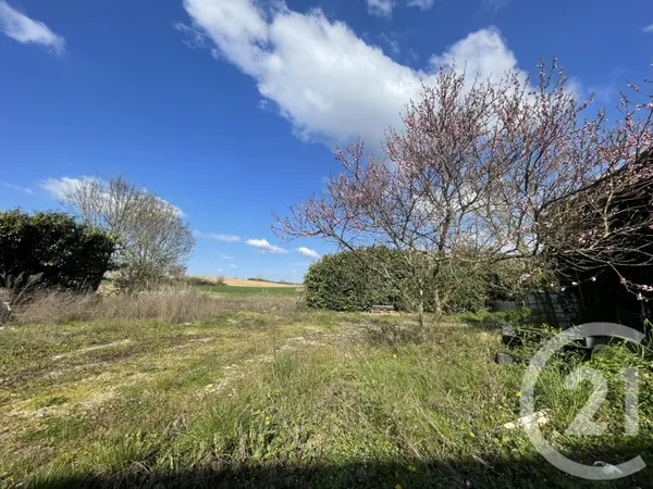 Terrain 650 m²