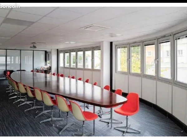 [COURBEVOIE - ACTIF RARE : 623 m² INDÉPENDANTS + ERP + PARKINGS]