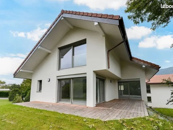 Villa 6 pièces 235 m²