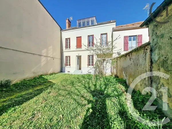 Bâtiment 147 m²