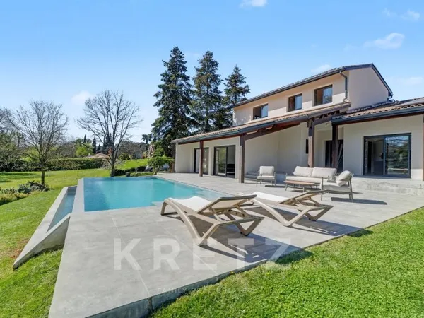 Villa dans un havre de paix avec piscine et parc, aux portes de Toulouse