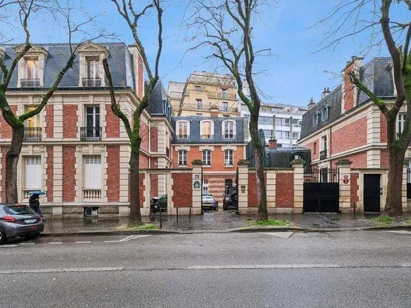 Bureaux 603 m²