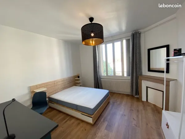 Chambre étudiante - Colocation
