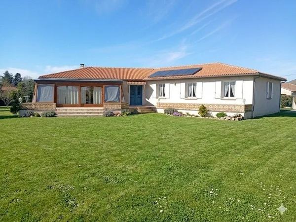 Maison à vendre 8 pièces (09)