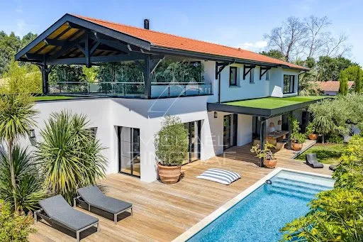 Maison 7 pièces 420 m²