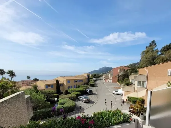 Exclusivité 2 pièces dernier étage vue mer