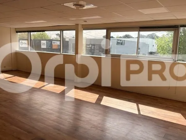 Bureau 200 m²
