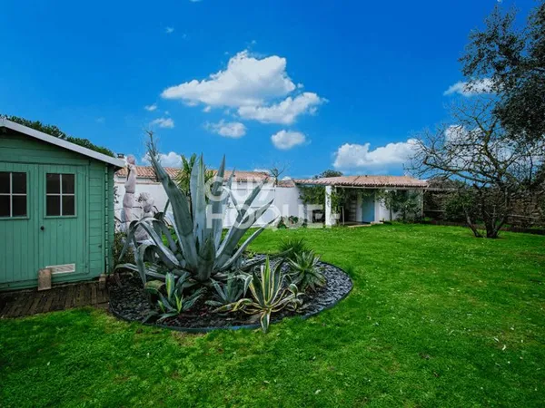 Maison familiale avec piscine et potentiel de division à Sainte-Marie-de-Ré