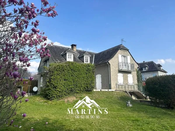 SAINT-SAVIN - Très belle propriété sur plus de 1500m2 de ter