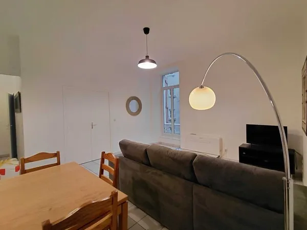 APPARTEMENT T3 MEUBLE A TOURNON SUR RHONE
