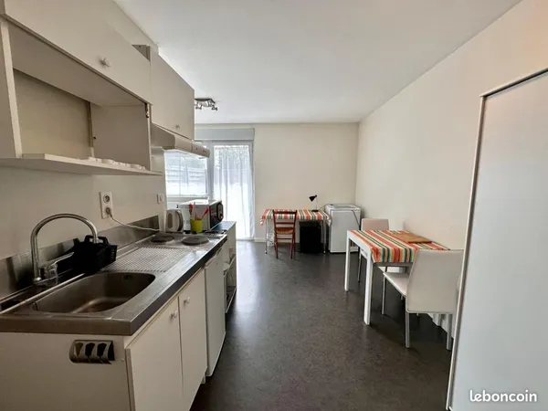 Studio 1 pièce 25 m²