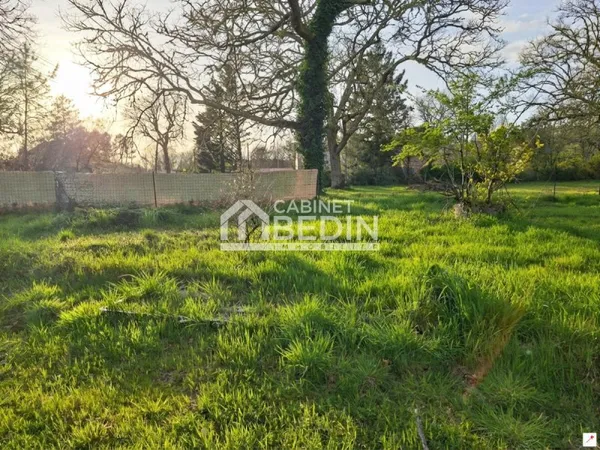 Terrain 681 m²