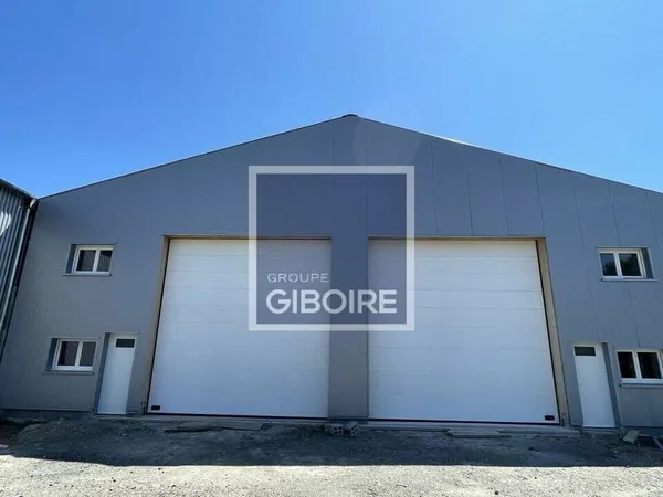 Entrepôt 185 m²