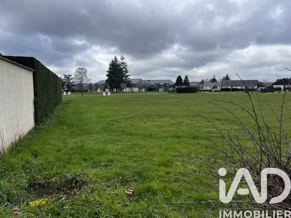 Terrain 674 m²