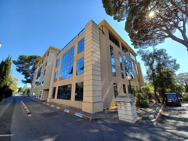 Bureau 526 m²