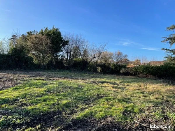 Terrain 645 m2 Chaleins lot C