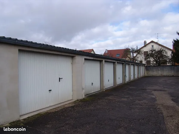 Loue garage à Belfort rue Bardot