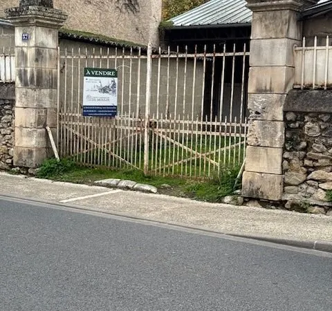 Parking/box Montmorillon