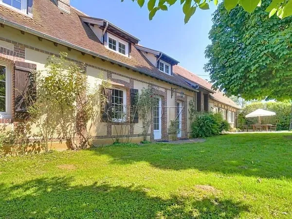 Maison 11 pièces 317 m²