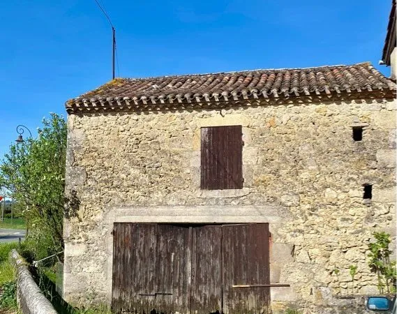 Bâtisse en pierre à rénover