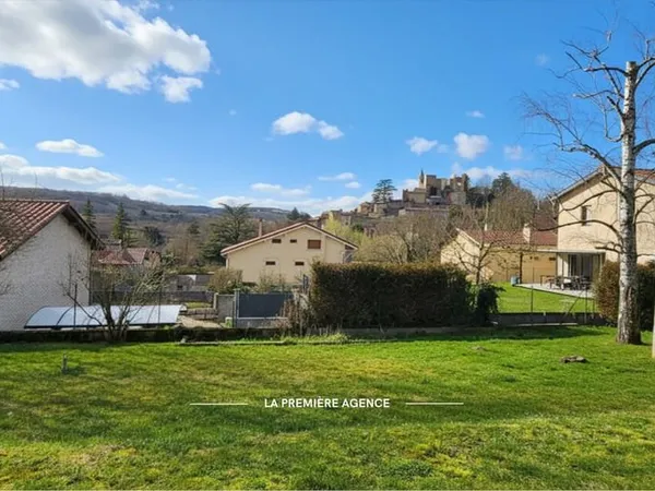 Terrain à bâtir de 1 000 m² avec vue sur le château