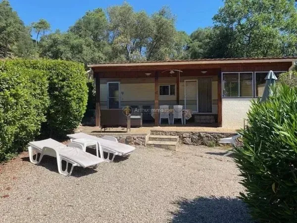Terrain 248 m²