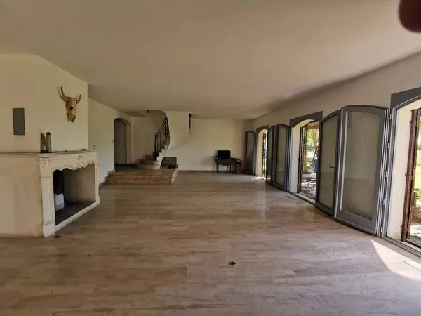 Maison 7 pièces 286 m²