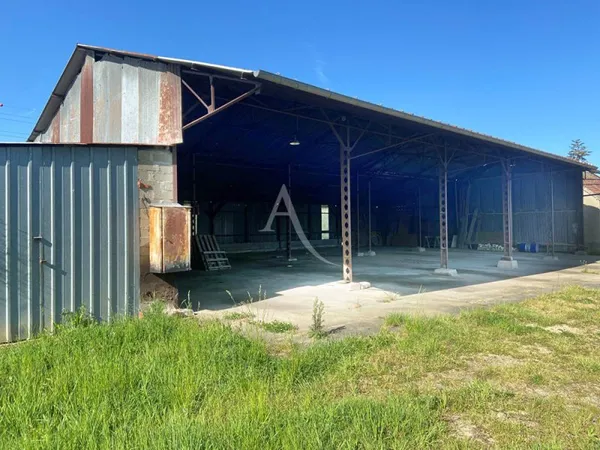 HANGAR A VENDRE A ROMORANTIN SUR TERRAIN CONSTRUCTIBLE