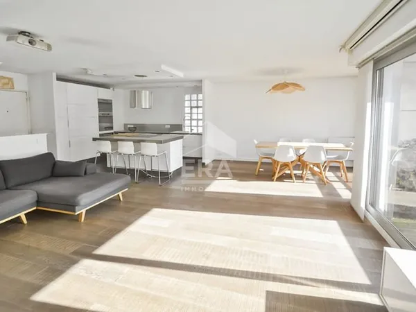 Boulogne Billancourt 4 pièces de 84 m2, DERNIER ETAGE, BALCON, LUMINEUX.