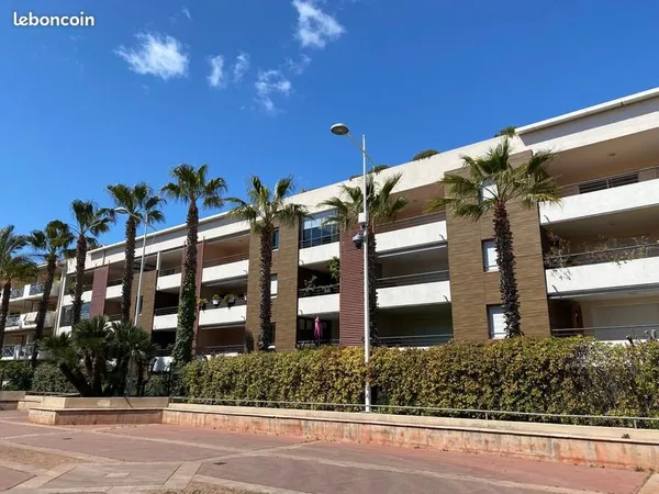 🏡 À VENDRE - Superbe T2 avec terrasse au Triangle d'Or de Saint-Raphaël