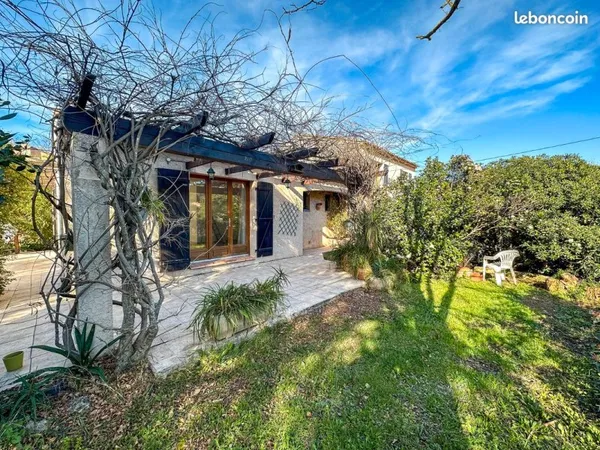 Pierrefeu-du-var - villa t5 avec piscine et garage au calme