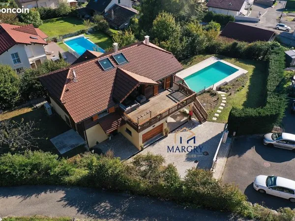 Maison 8 pièces 226 m²