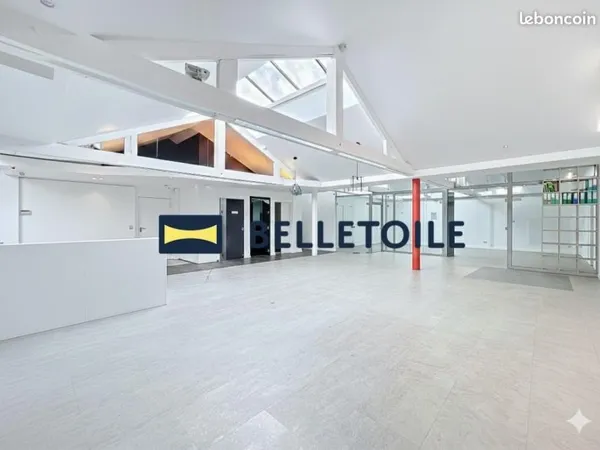 Local bureaux 472 m²