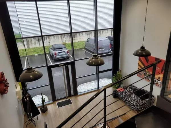 Bureaux 74 m²