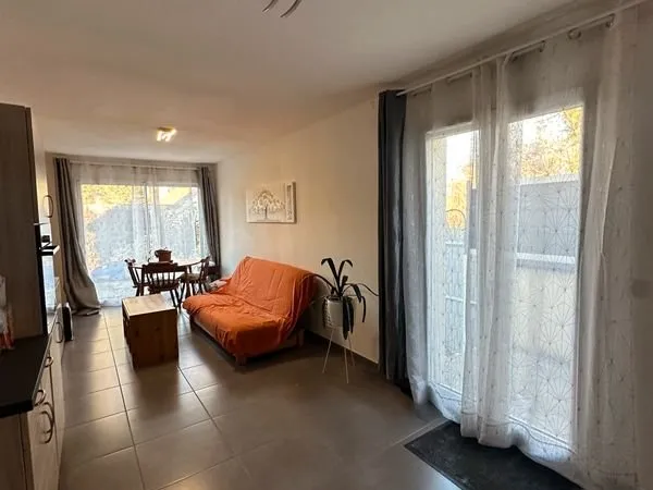 Appartement T2 bis — 45 m² avec cour privée
