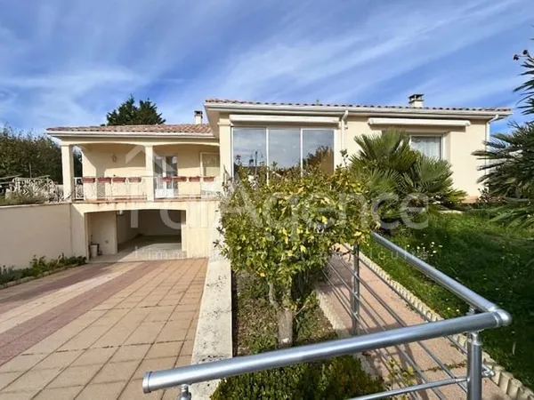 Maison familiale avec beau terrain arboré