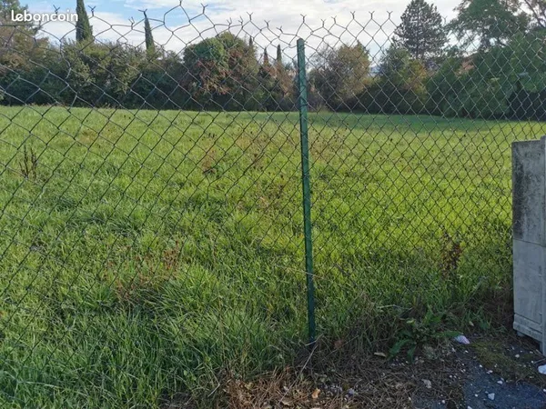 Terrain loti de 1000m2 dans Castres, quartier Roulandou