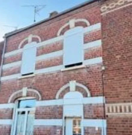 Maison particulière semi mitoyenne