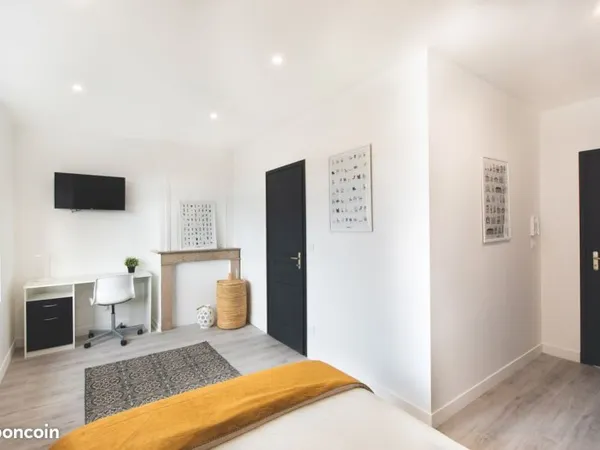 PROMOTION Charmante colocation ambiance top - 2 chambres dispo 23 avril et 30 avril - Salle de bain 