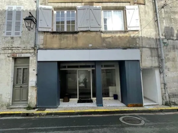 Rare à la vente: Immeuble de 5 appartements