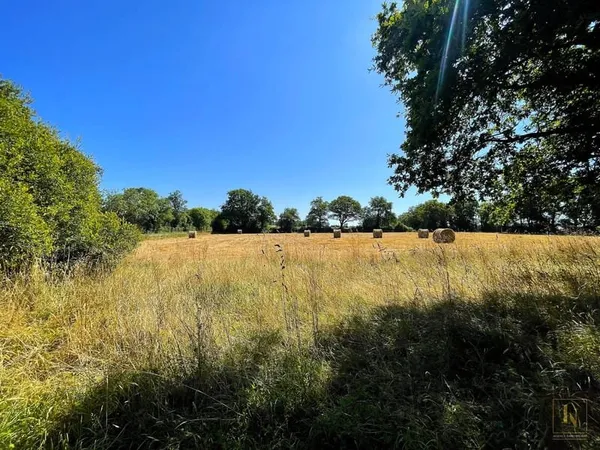 La Limouzinière. Propriété 182 m2 à rénover.