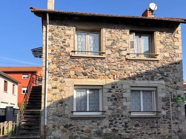 Maison de ville en pierre -centre ville- fort potentiel
