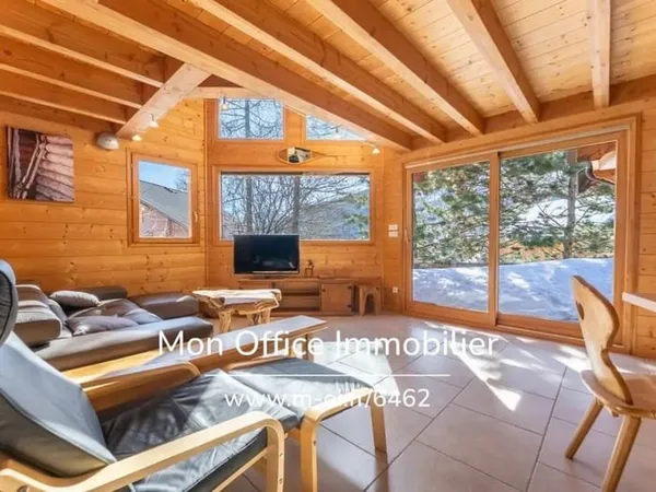 Référence : 6462-MBE. - Chalet Lombard Type 5 avec Sauna/Jacuzzi + Garage