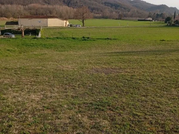 Terrain 870 m²