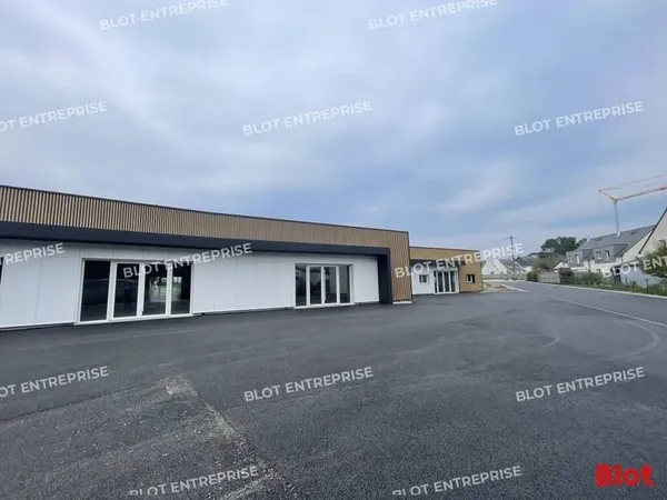 Local commercial 198 m²