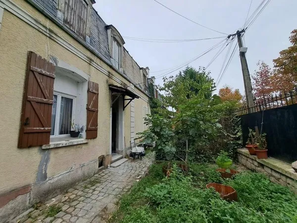 Appartement 3 pièces 5 m²