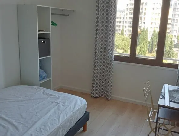 Colocation Chambre à louer 1er avril