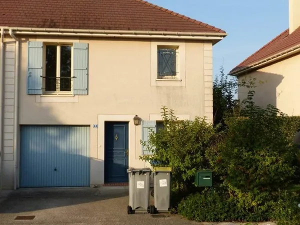 MOUSSY-LE-NEUF, PAVILLON MEUBLÉ DE 84M2 AVEC GARAGE