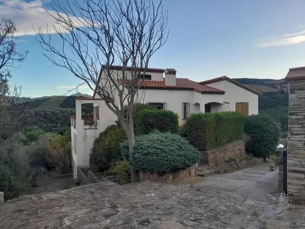 Propriété 8 pièces 264 m²